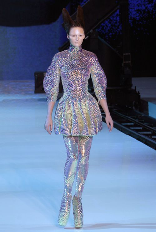 Illustration for article titled Alexander McQueen: For The Futuristic Interplanetary Mutant Alien Queen In You